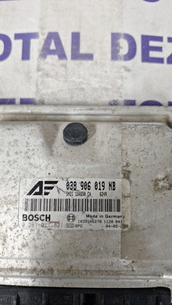 Calculator motor (ECU) Ford Galaxy 2001 - 038906019NB 0281011821