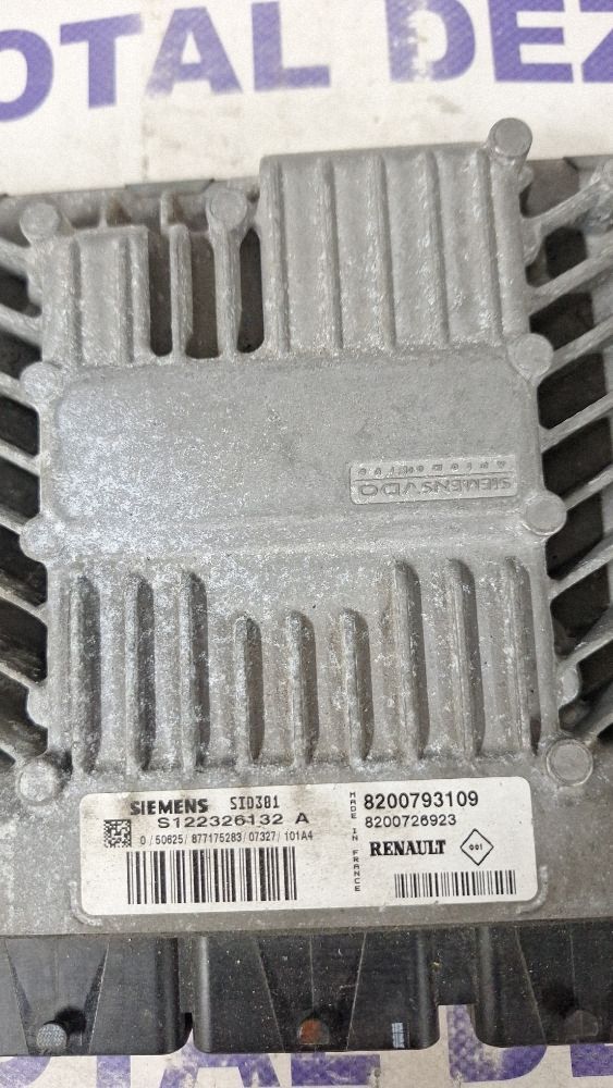 Calculator motor (ECU) Renault Laguna III 2010 - 8200726923 8200793109 S122326132A
