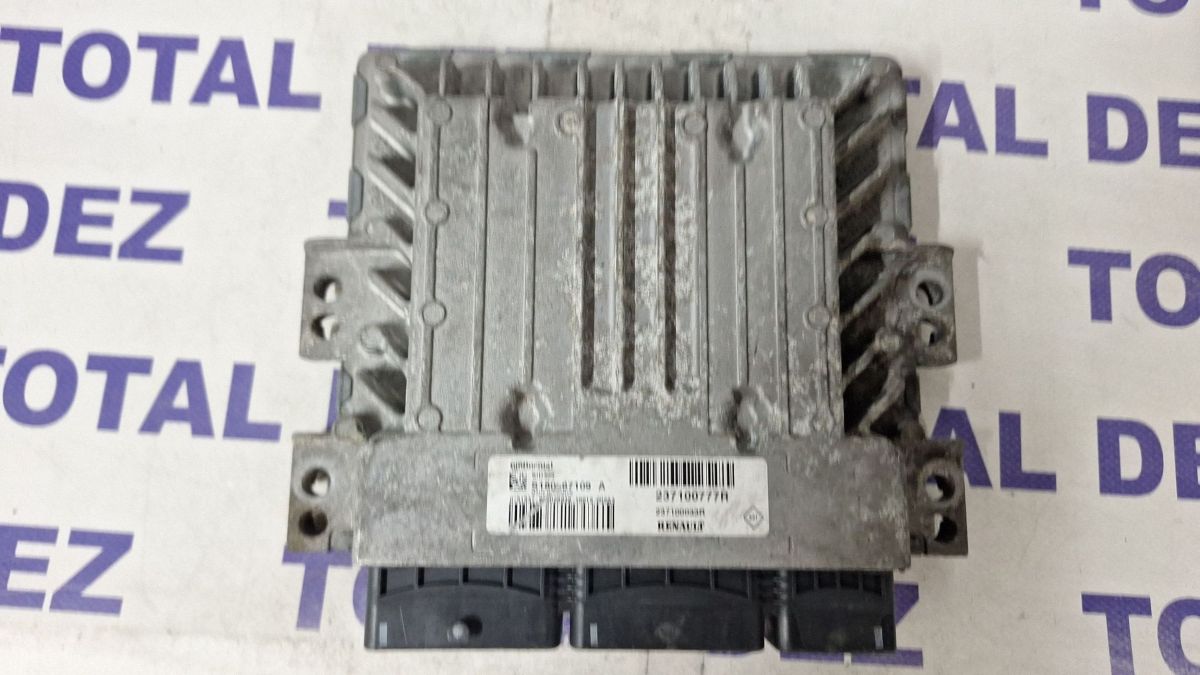 Calculator motor (ECU) Renault Megane III 2010 - 237100777R S180067109A
