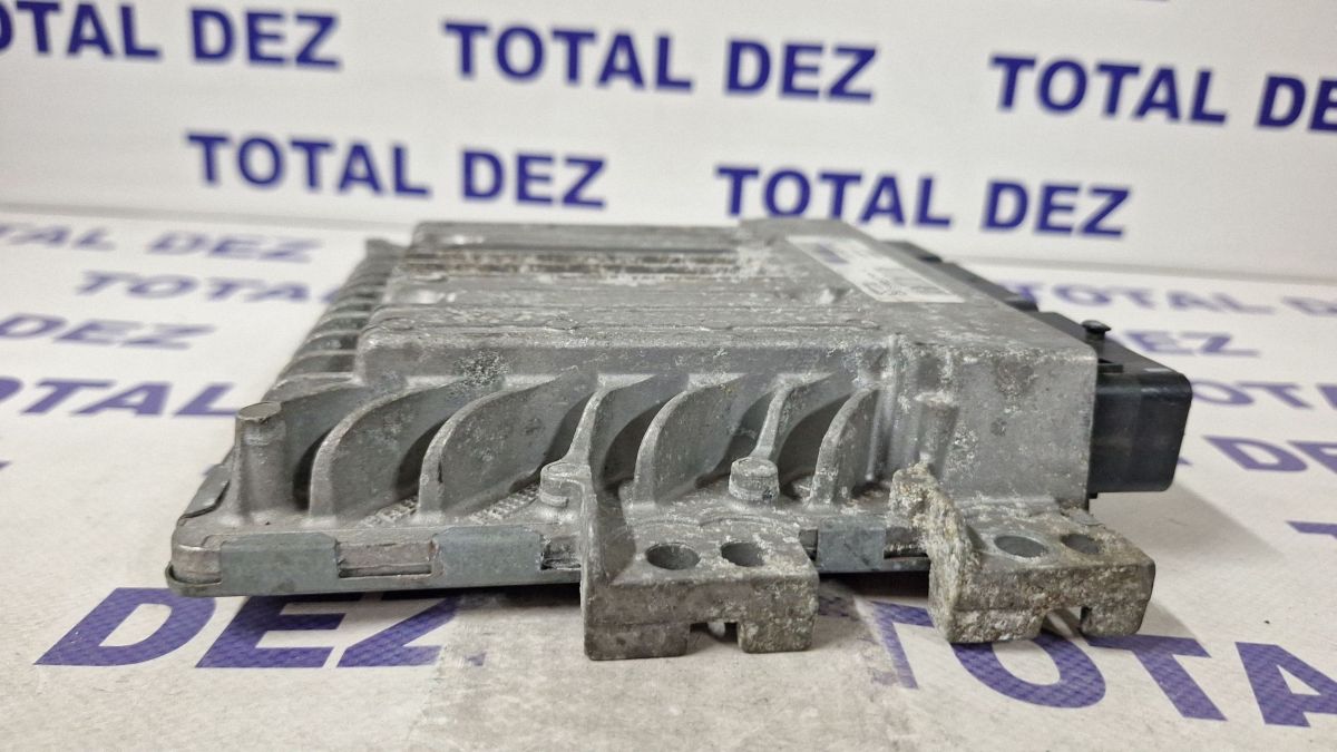 Calculator motor (ECU) Renault Megane III 2010 - 237100777R S180067109A