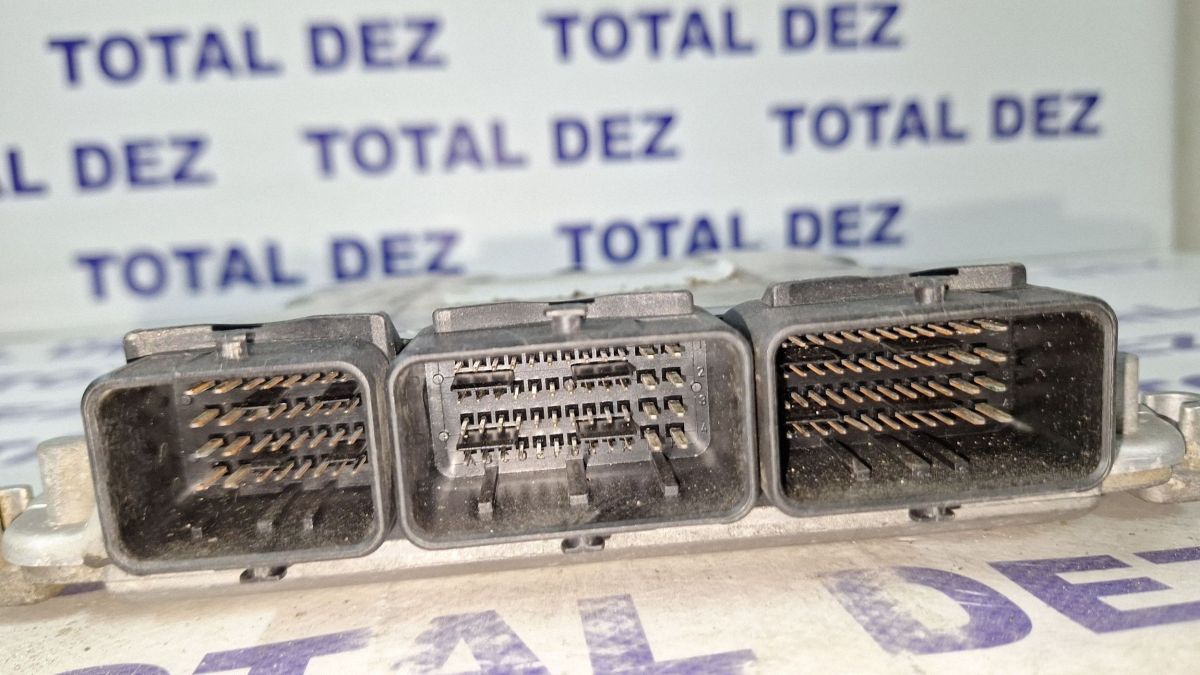 Calculator motor (ECU) Opel Vivaro 2003 - 0281010632 8200118526 H0M8200051608