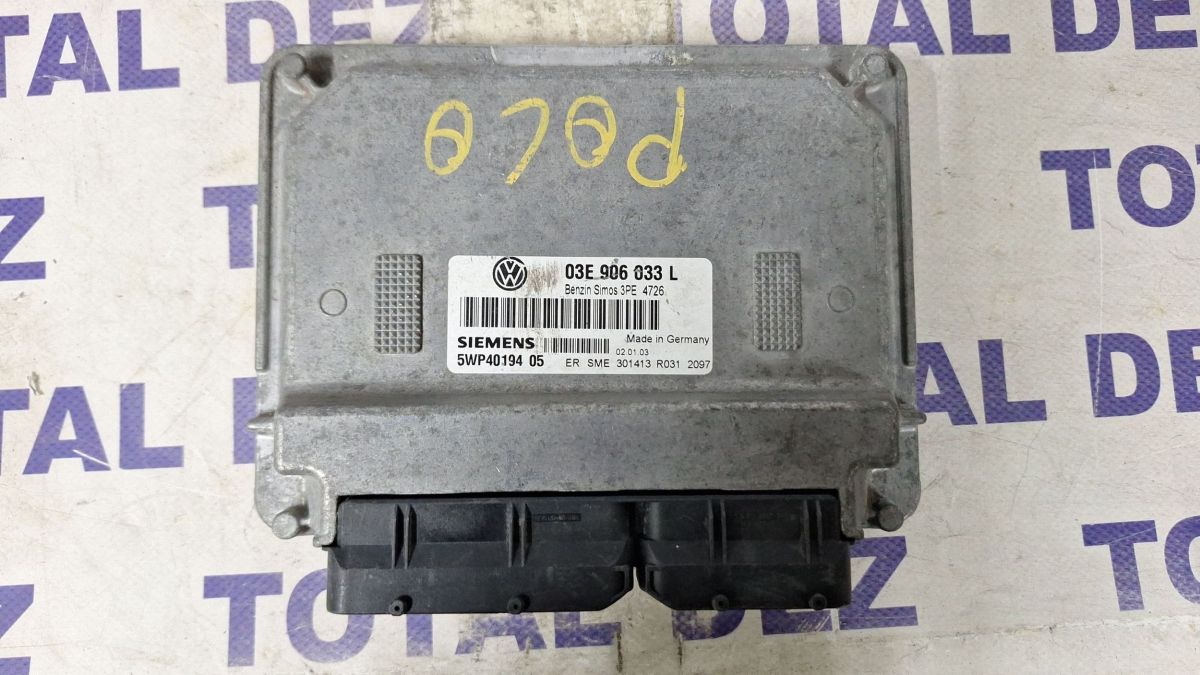 Calculator motor (ECU) Volkswagen Polo 2003 - 03E906033L 5WP4019405 3P4726