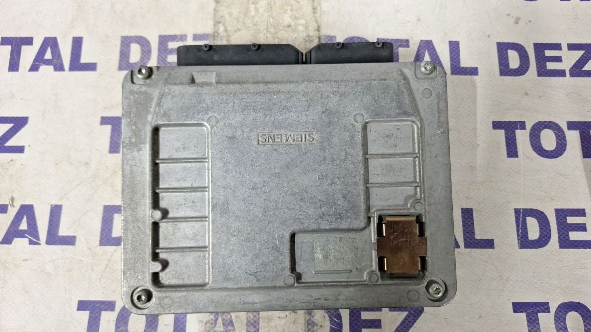 Calculator motor (ECU) Volkswagen Polo 2003 - 03E906033L 5WP4019405 3P4726