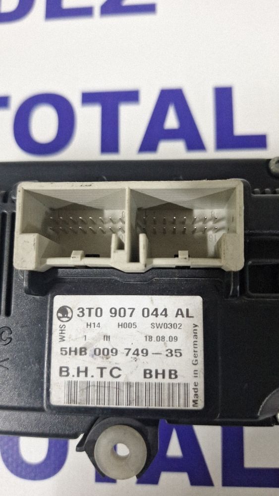 Climatronic Skoda Octavia Mk2 (1Z) 2009 - 3T0907044AL 5HB00974935