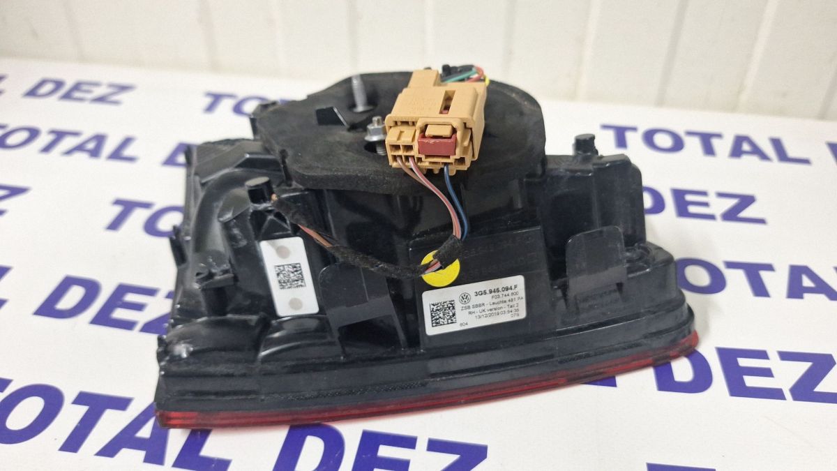 Stop Dreapta spate Volkswagen Passat B8 2020 - 3G5945094D 3G5945094F F03744600