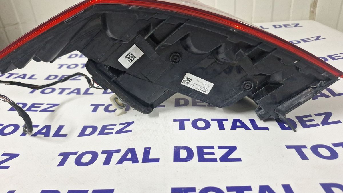 Stop Stanga spate Volkswagen Passat B8 2015 - 3G5945095H F03741000