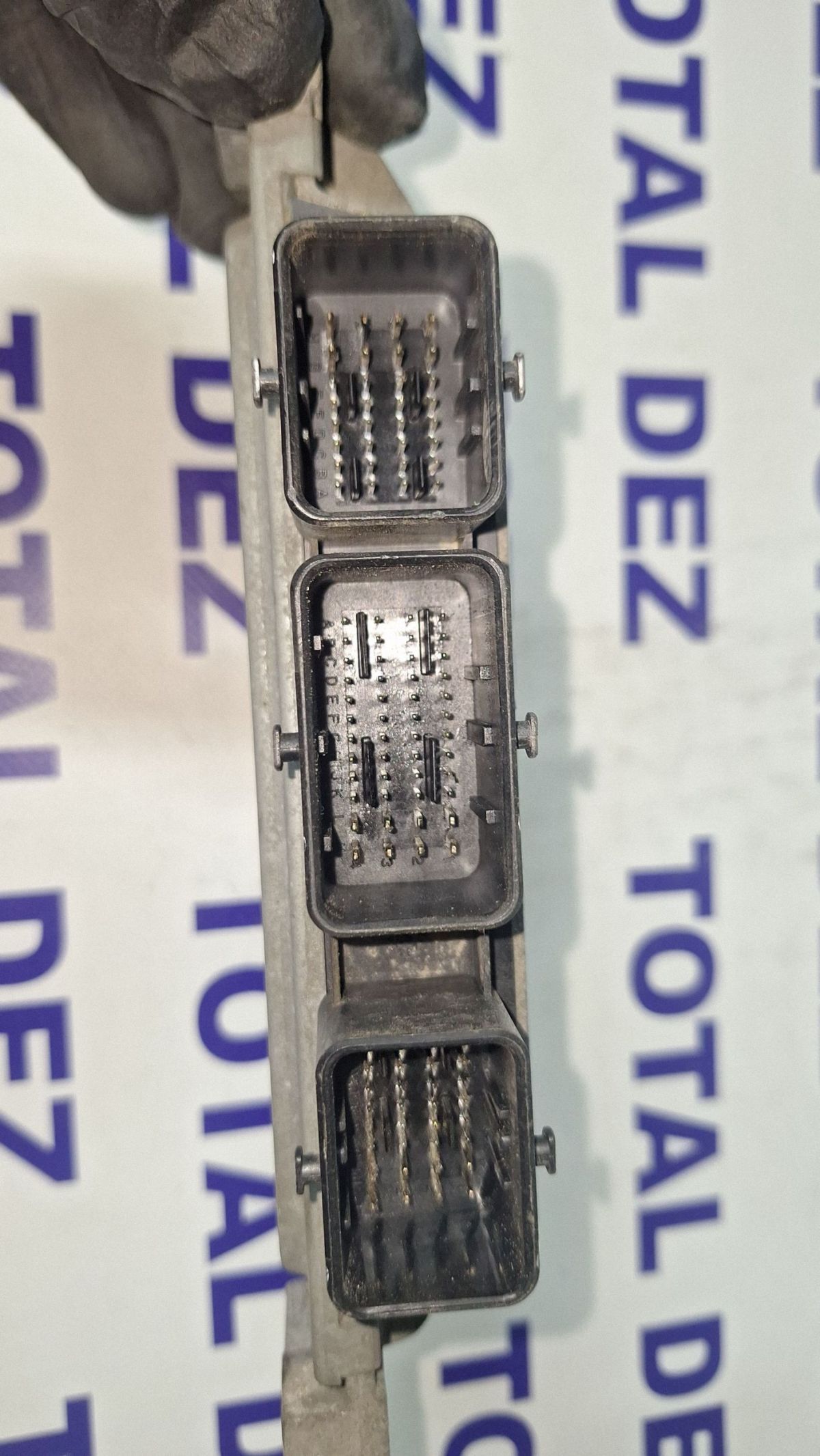 Calculator motor (ECU) Renault Clio III 2009 - 8200672654 S120204120A