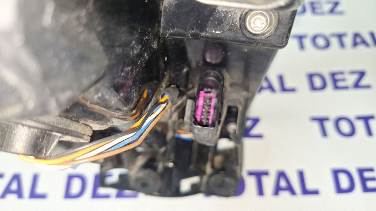Stop Stanga spate Audi A4 S4 B9 8W 2016 - 8W5945091B 2SD01224601 00002065
