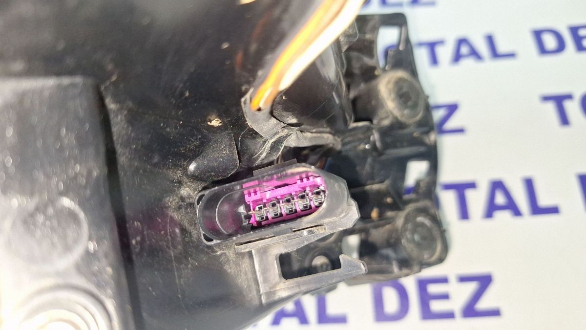 Stop Dreapta spate Audi A4 S4 B9 2015 - 8W5945092B 2SD01224602 00002236