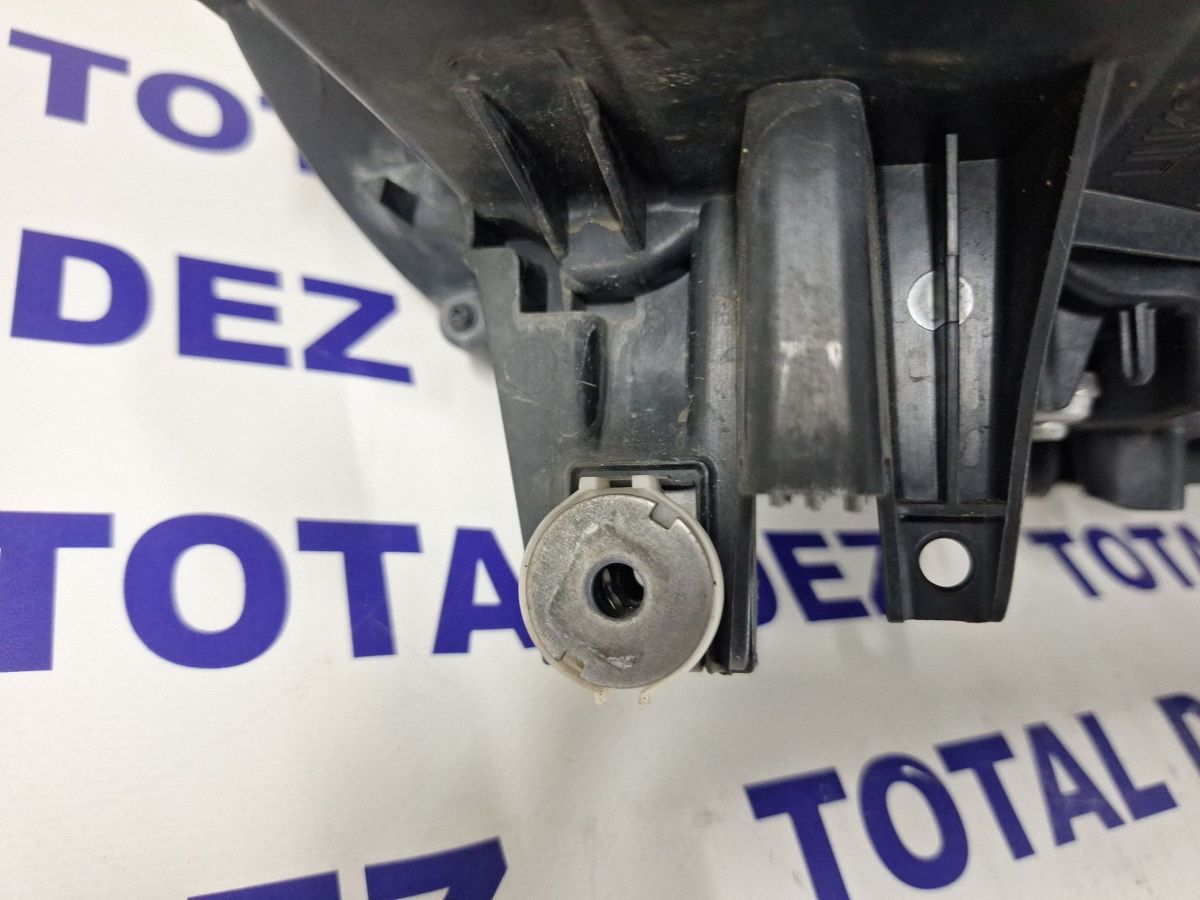 Far Stanga fata BMW Seria 7 G11 G12 2017 - 8499235 7729100017 300000020974180