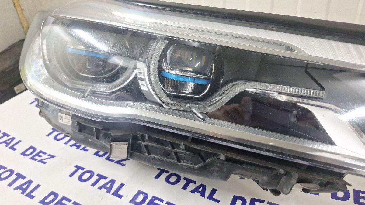 Far Dreapta fata BMW Seria 7 G11 G12 2015 - 8499236 7729200017 2018051806