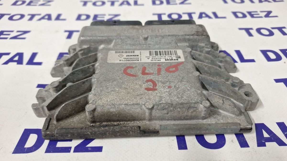Calculator motor (ECU) Dacia Logan I 2005 - 11040402 8200392714