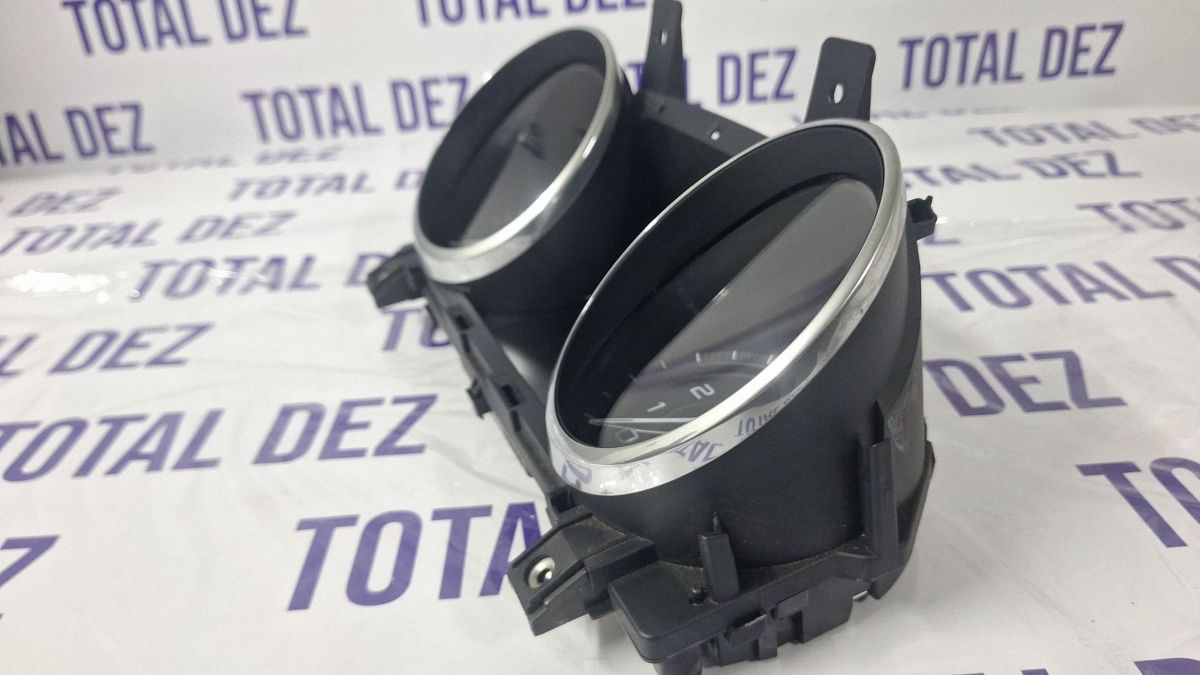 Ceasuri bord Jaguar XE 2016 - GX7310849DF
