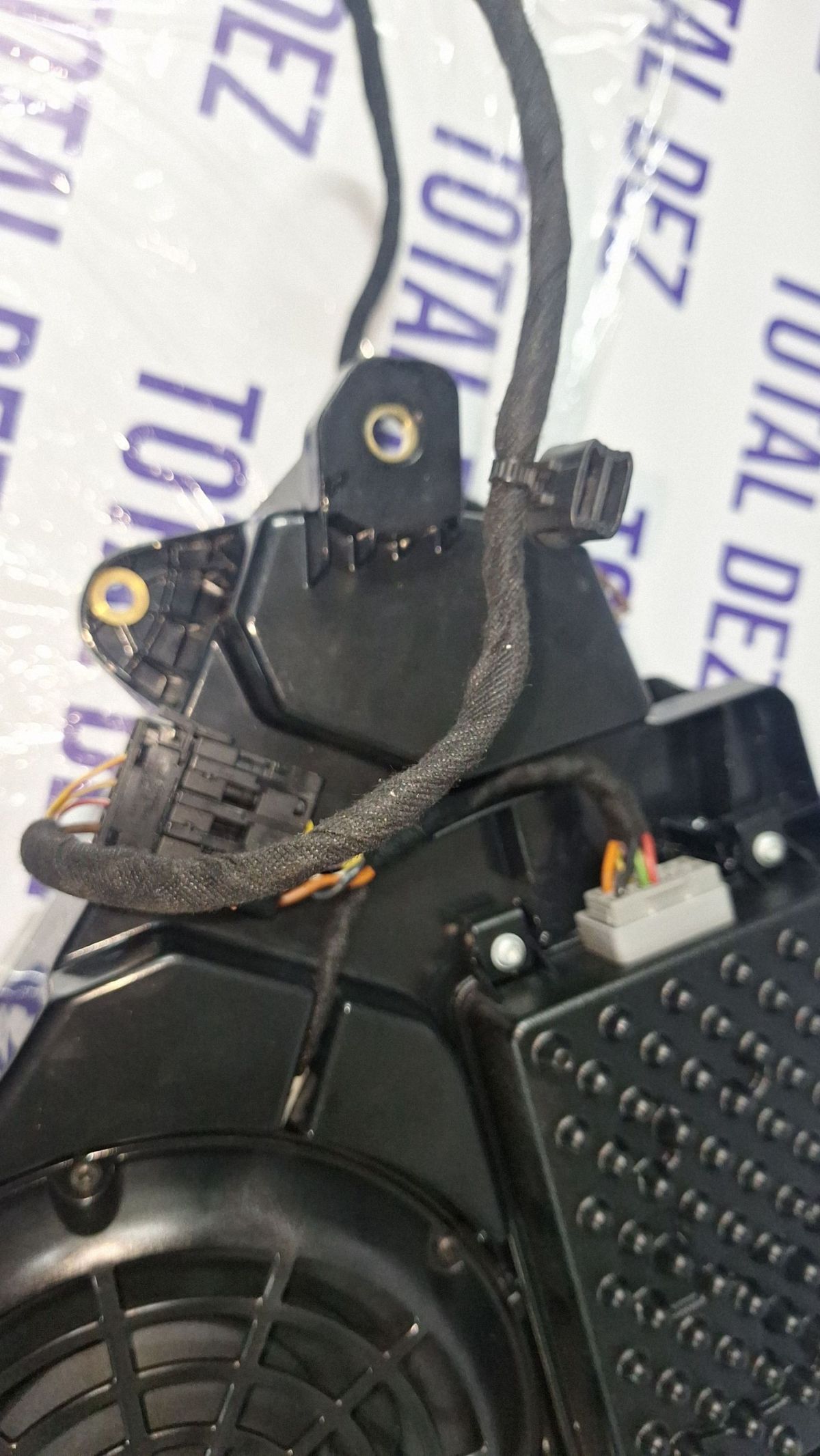 Subwoofer auto Porsche Cayenne (92A) 2013 - 7P5035481D 3122720010 039721