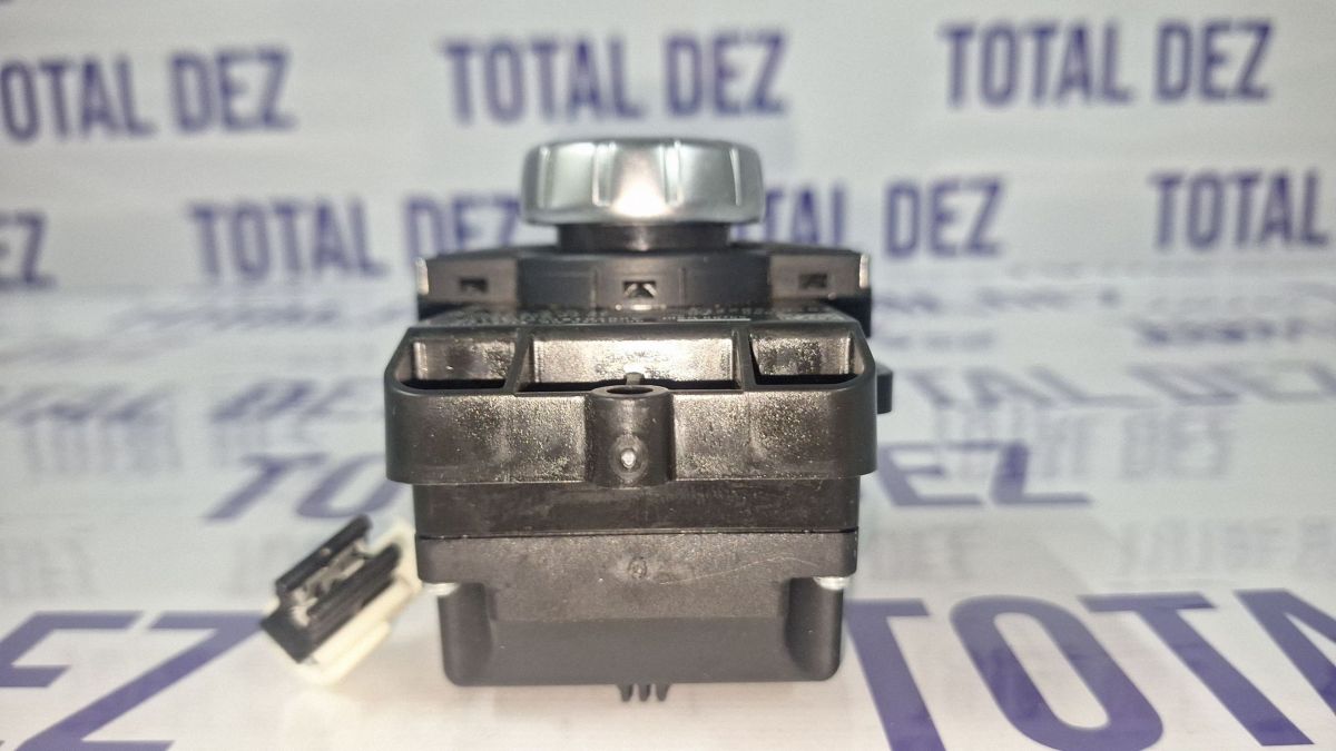 Interfata audio Mercedes SLK-class R172 2014 - A1728701258 A1728701158 03358210102