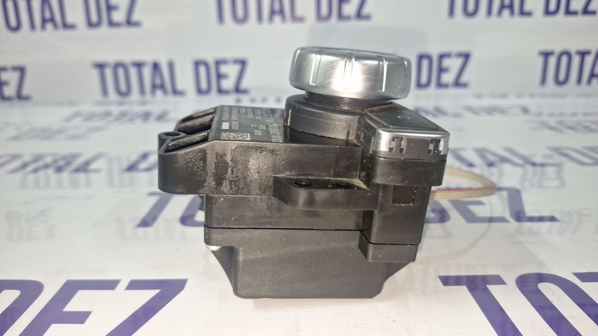 Interfata audio Mercedes SLK-class R172 2014 - A1728701258 A1728701158 03358210102