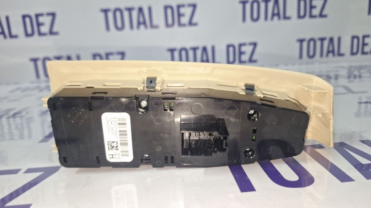 Butoane geamuri electrice BMW Seria 2 F46 2017 - 936211601 L60064