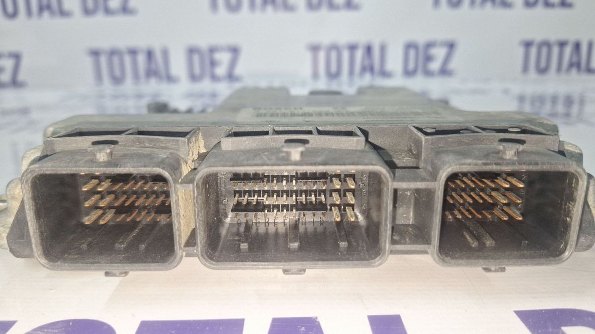 Calculator motor (ECU) Renault Trafic II (X83) 2003 - 0281011529 8200389519 1039S04808