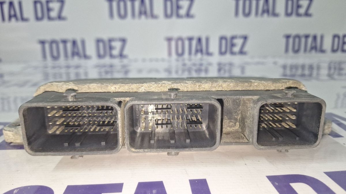 Calculator motor (ECU) Renault Clio III 2006 - 8200461733 8200504593 215854126B