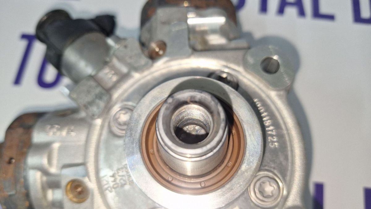 Pompa injectie Land Rover Defender 2021 - K6D39B395AA 0445010862