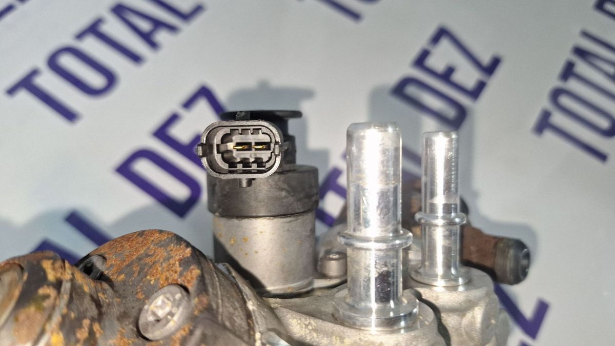 Pompa injectie Land Rover Defender 2021 - K6D39B395AA 0445010862