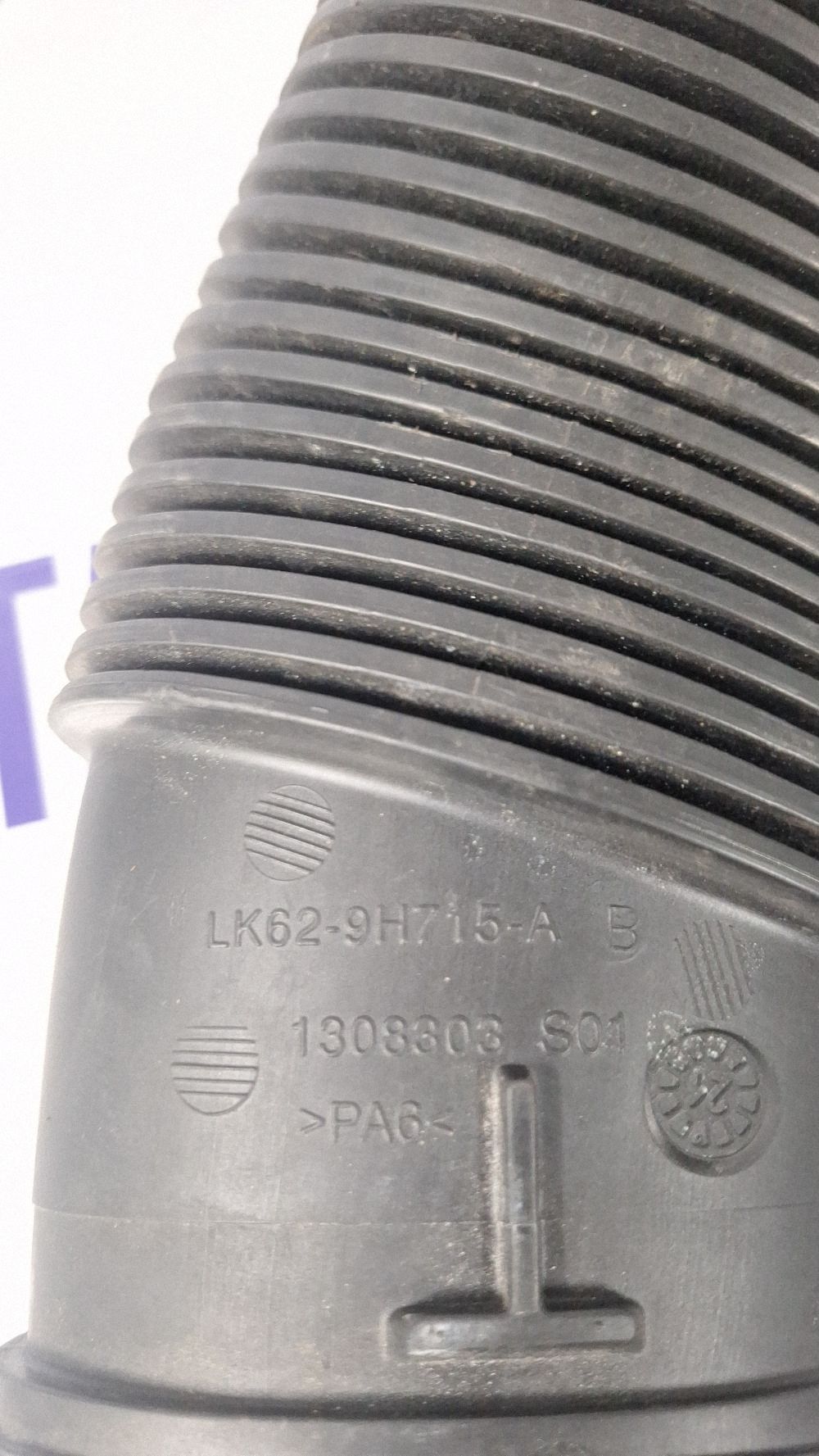 Furtun admisie Land Rover Discovery 5 2018 - LK629H715AB 1308303S01