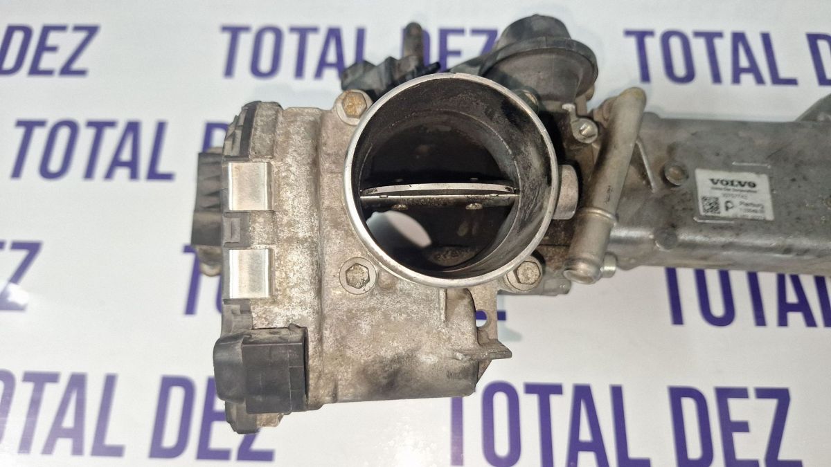 Racitor gaze Volvo S60 2012 - 30757742 70304900 1110700274 246453