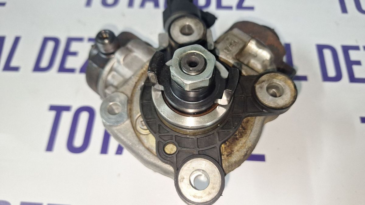 Pompa injectie Volvo XC60 2013 - 31372081 0445010681