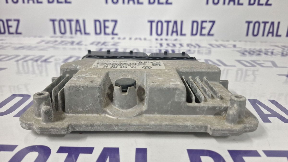 Calculator motor (ECU) Seat Leon (1P) 2010 - 03C906022AQ 03C906022B 0261S04396