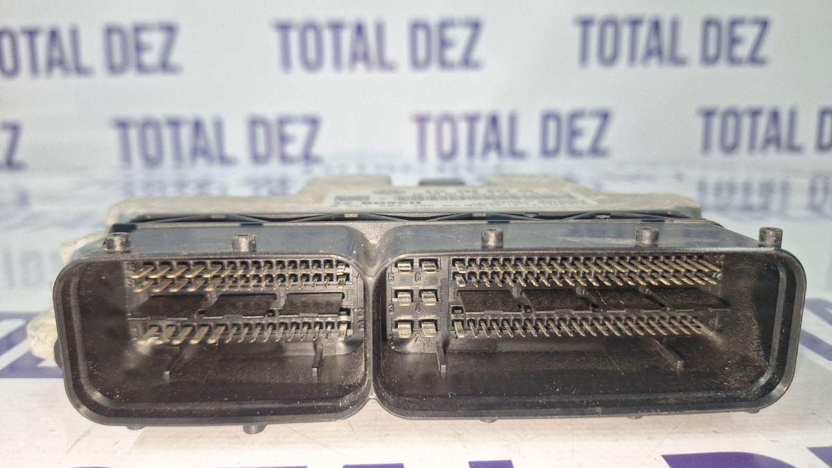 Calculator motor (ECU) Seat Leon (1P) 2010 - 03C906022AQ 03C906022B 0261S04396