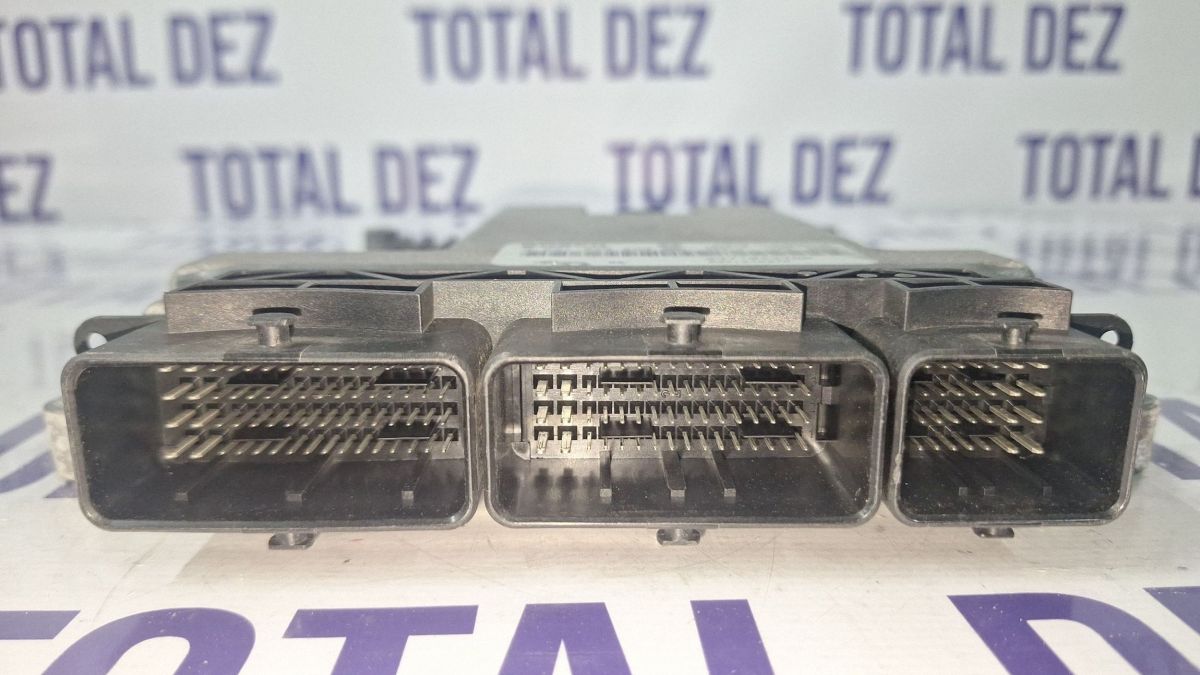 Calculator motor (ECU) Renault Clio IV 2015 - 237104376R 0281030899 237104627R 1039S73439