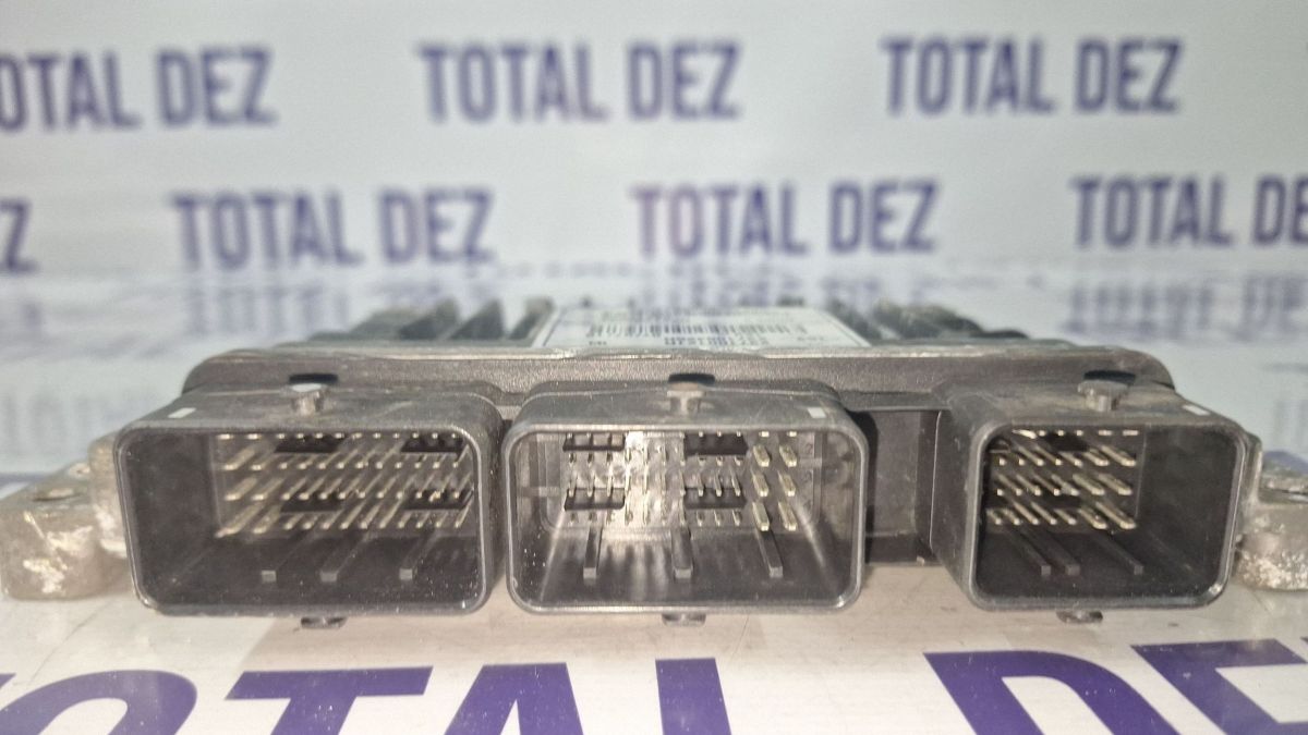Calculator motor (ECU) Renault Megane III 2009 - 237100121R 237100425R R0413B006E 28212592