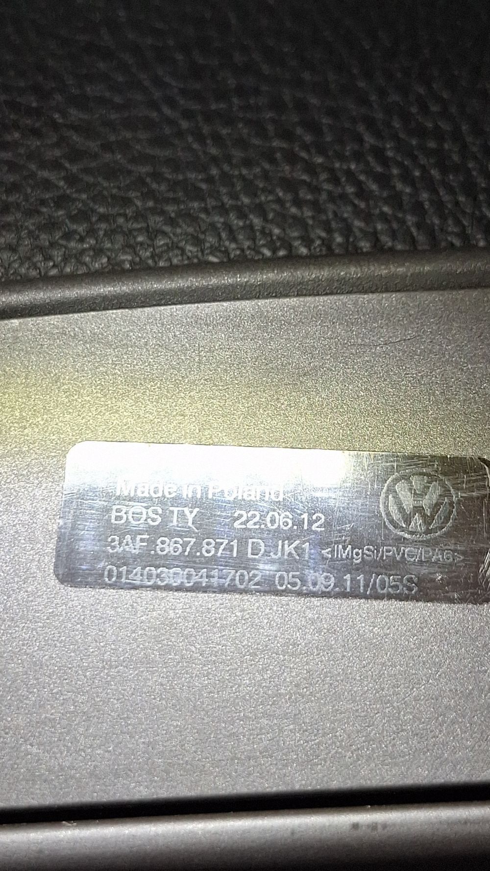 Polita portbagaj Volkswagen Passat B7 2011 - 3AF867871D 014030041702