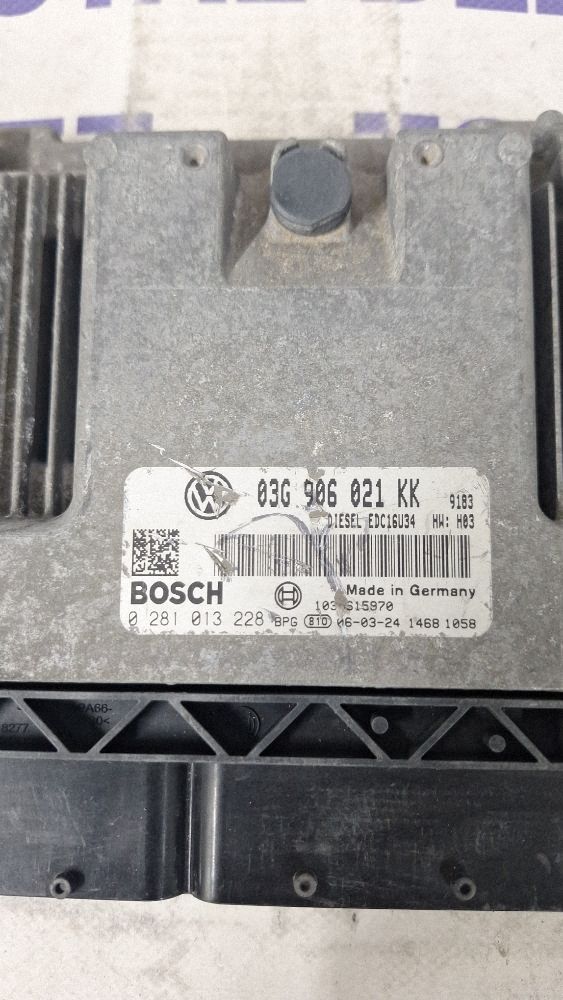 Calculator motor (ECU) Volkswagen Golf V 2006 - 03G906021KK 0281013228