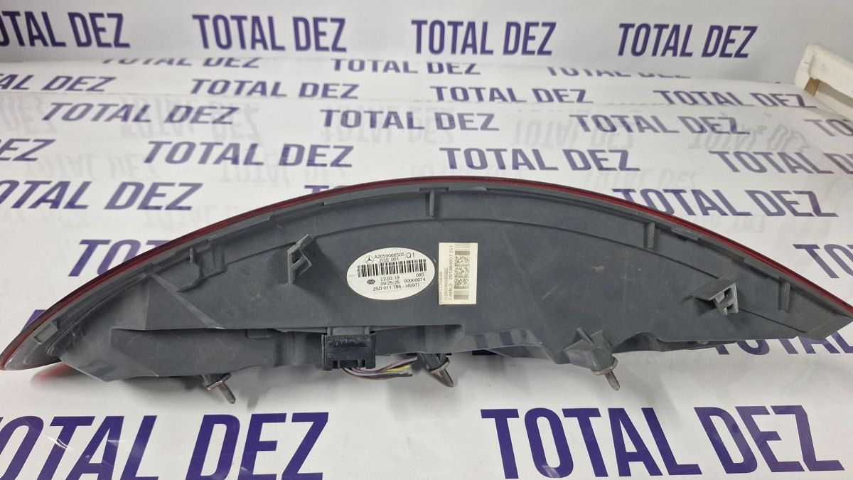 Stop Stanga spate Mercedes C-class W205 2018 - 2SD011786 00000074 A2059066505