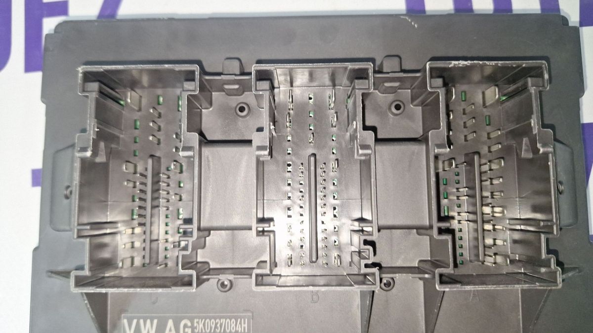 Calculator confort Volkswagen Tiguan 2011 - BCMPQ35 5K0937084H 5WK50401A