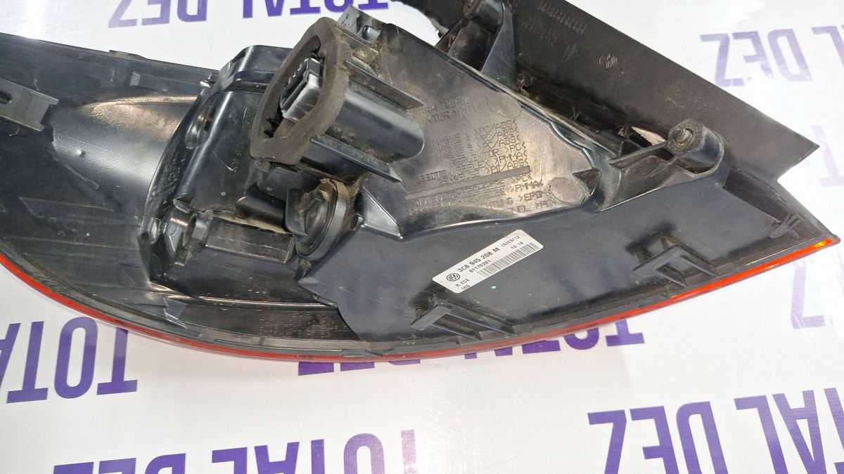 Stop Dreapta spate Volkswagen Passat CC 2012 - 3C8945208M 81170201