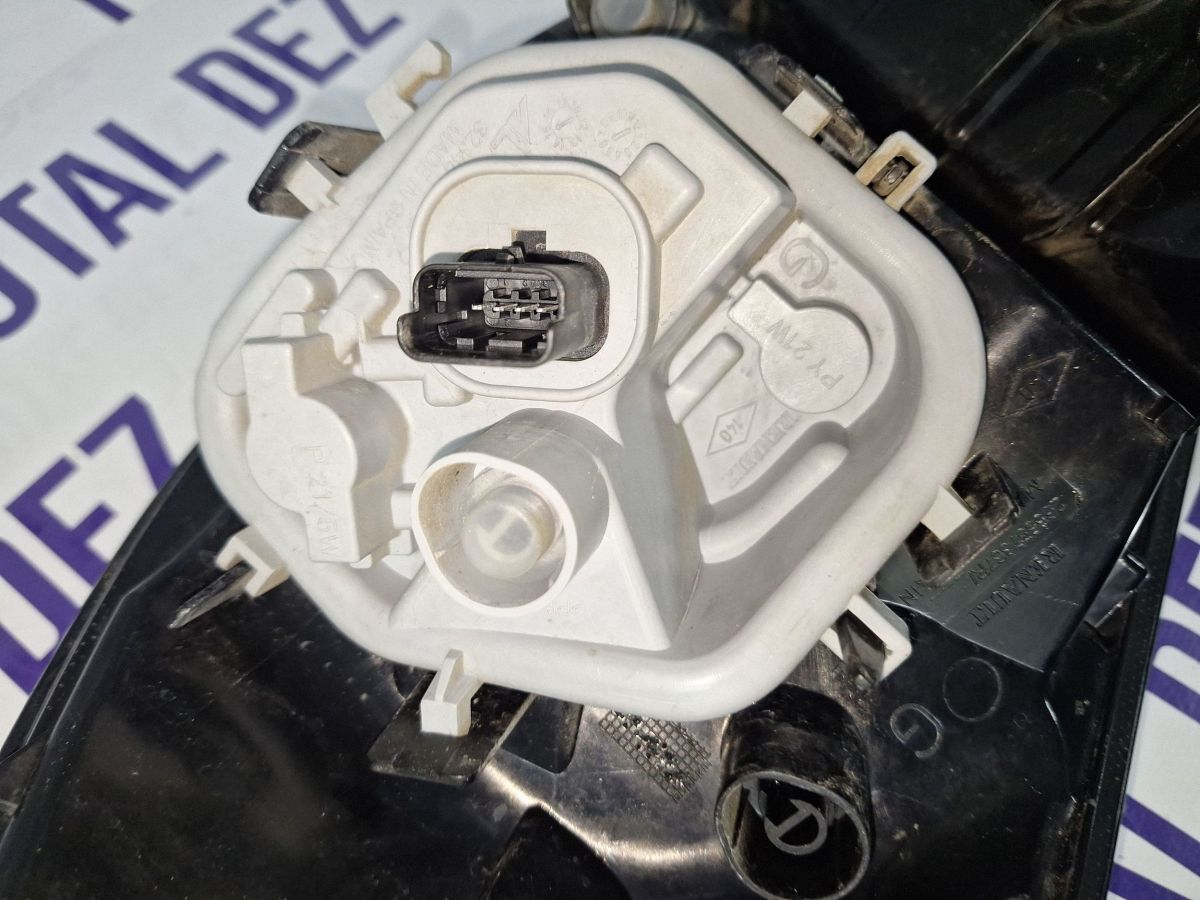 Stop Stanga spate Renault Captur 2015 - 0286304167