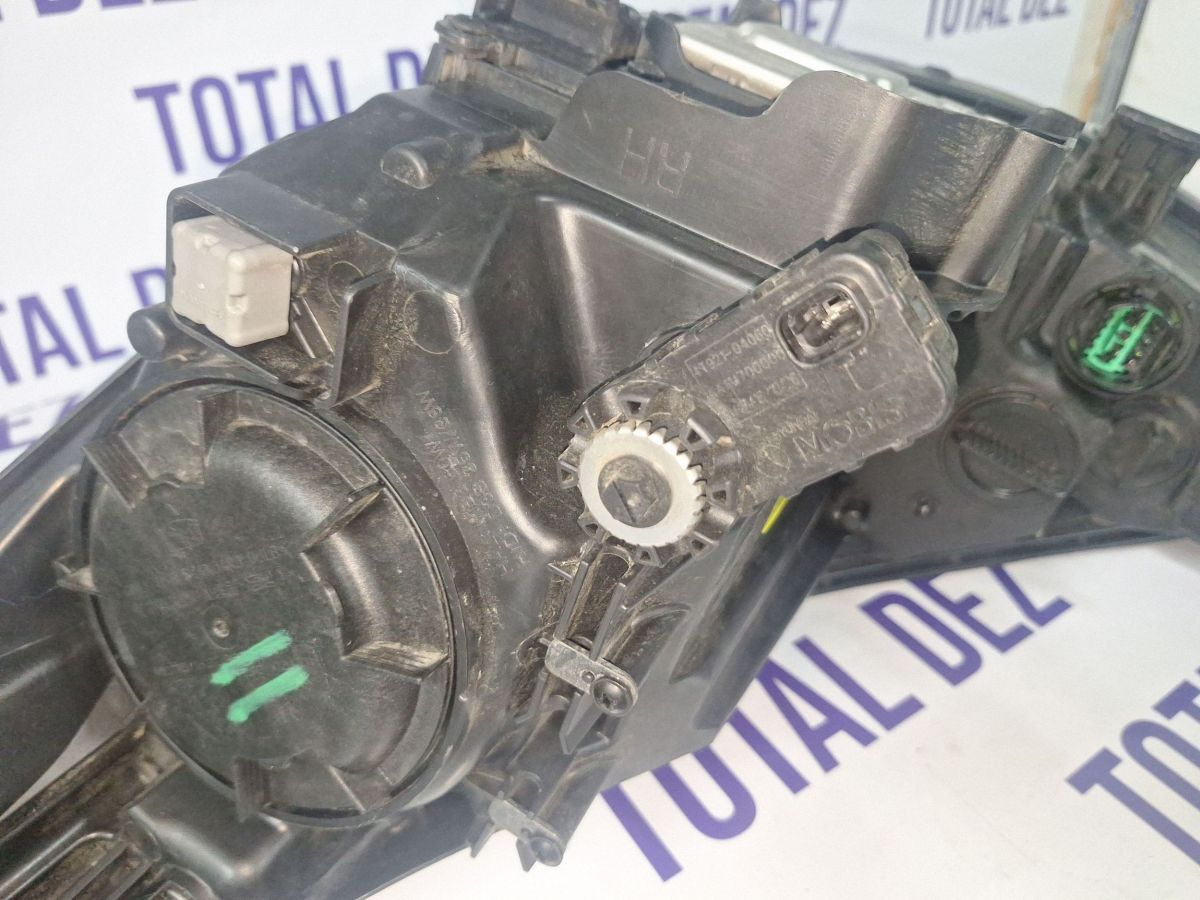 Far Dreapta fata Kia Sportage 2018 - 92102F1100 R009R100C74