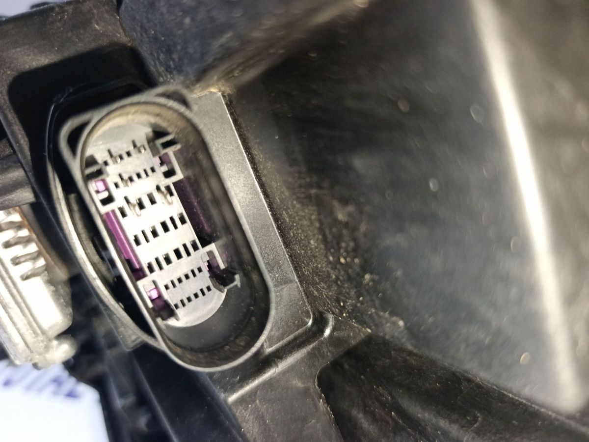 Far Stanga fata Volkswagen Tiguan 2020 - 5NC941081C 030111963300