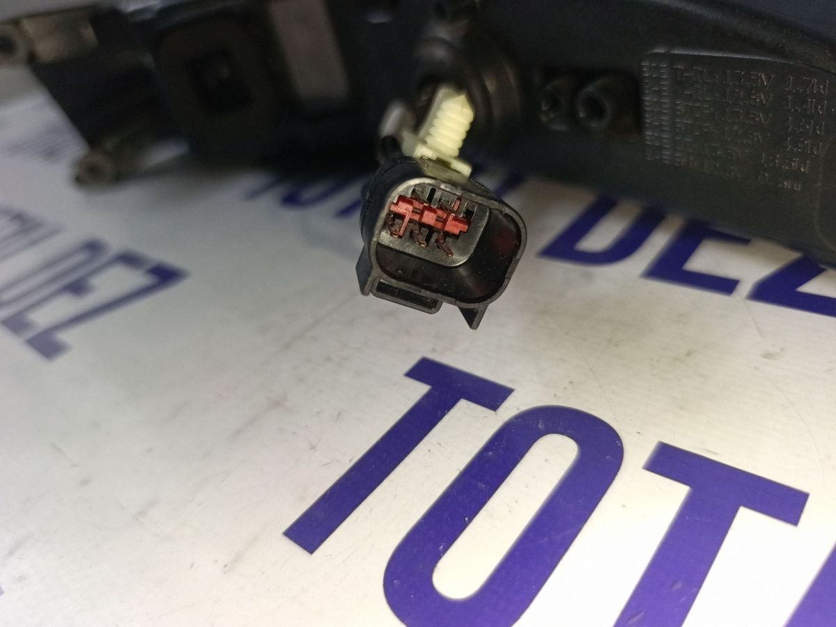 Stop Stanga spate Jaguar F-Pace 2017 - 19102020 HK8313405AG