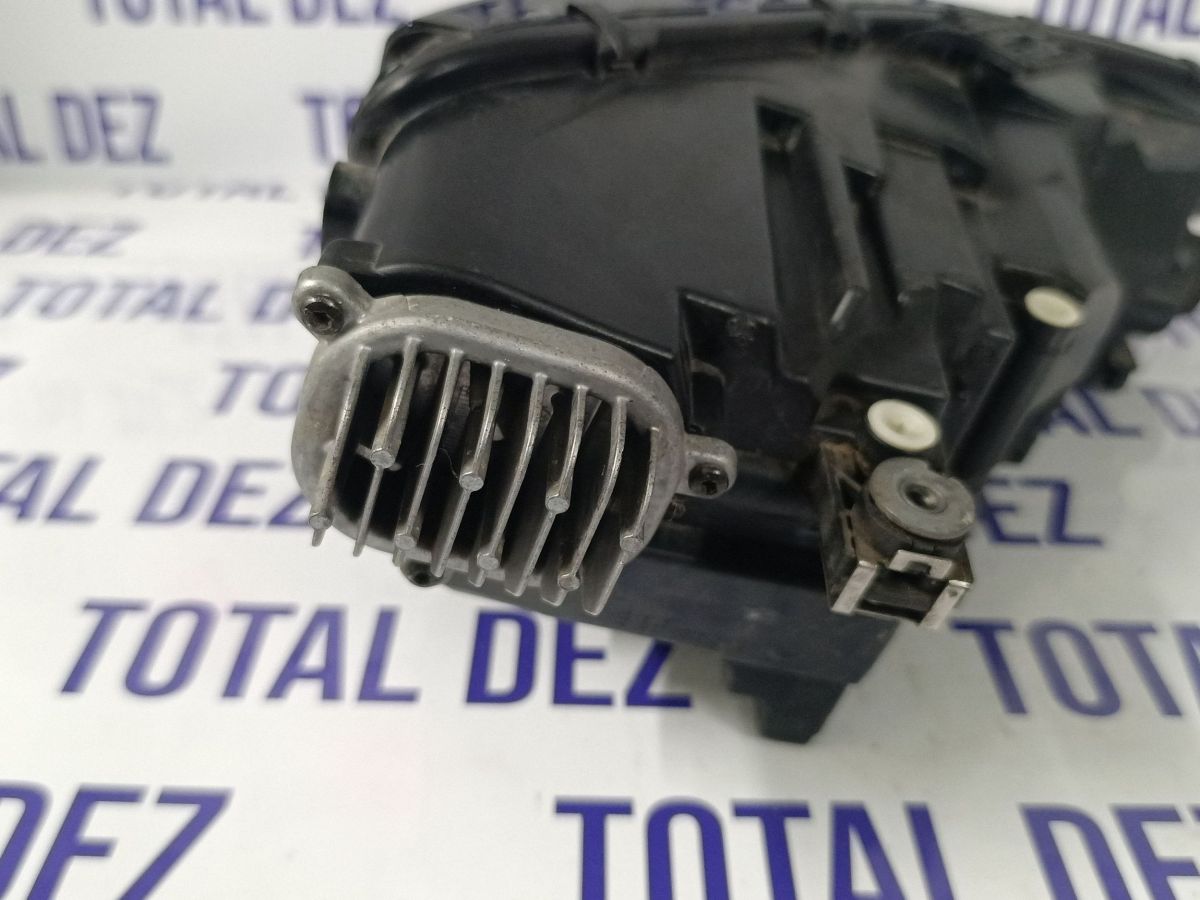 Far Stanga fata Audi A4 S4 B9 2017 - 8W0941033