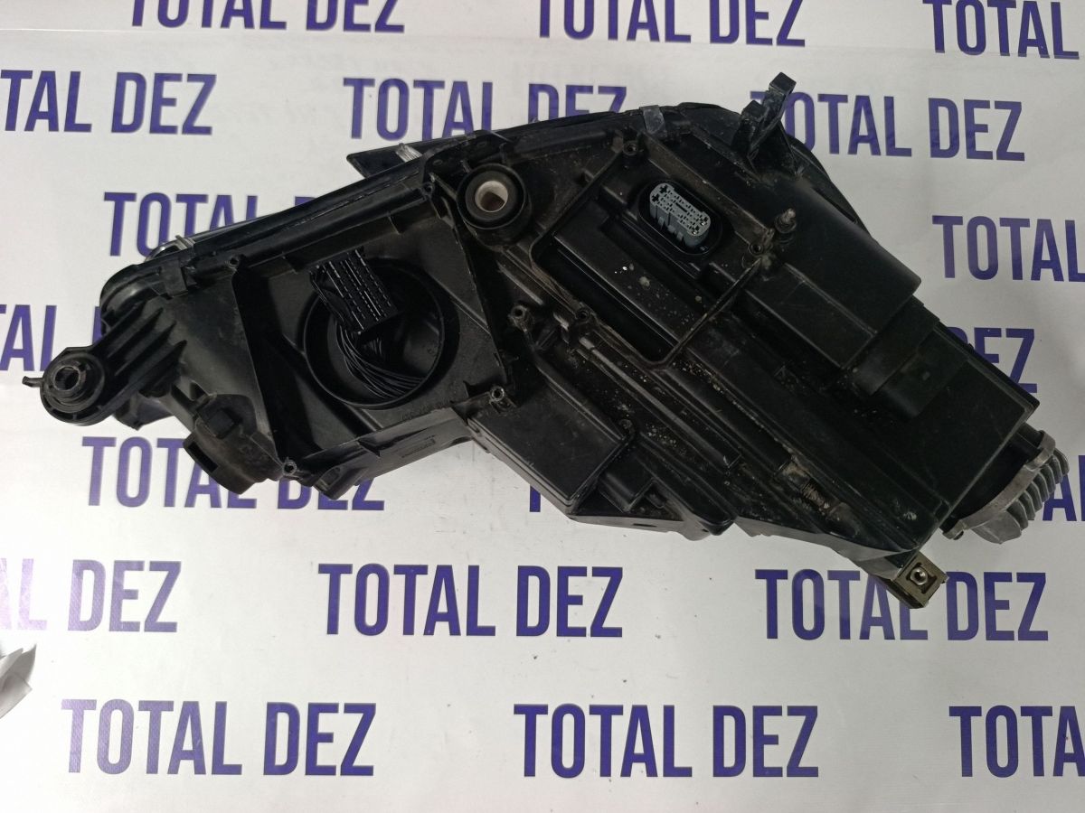 Far Stanga fata Audi A4 S4 B9 2017 - 8W0941033