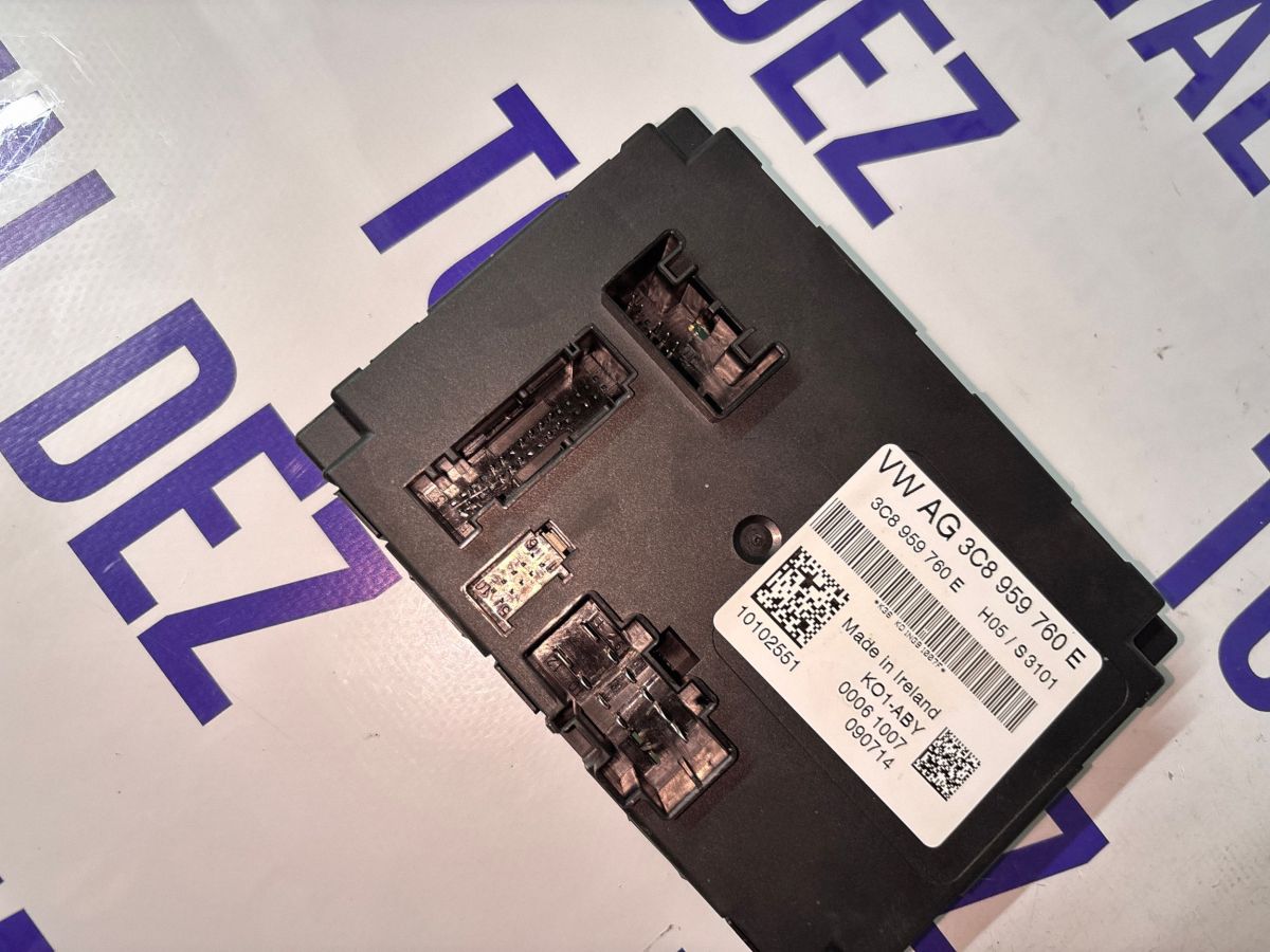 Calculator confort Skoda Superb B6 (3T) 2015 - 3C8959760E 10102551