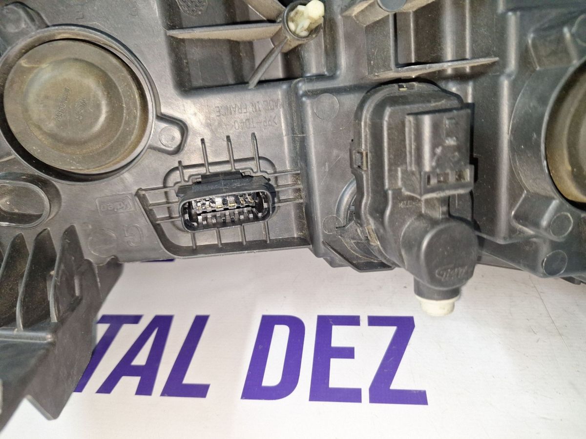Far Stanga fata Renault Talisman 2016 - 260606722R 89909144