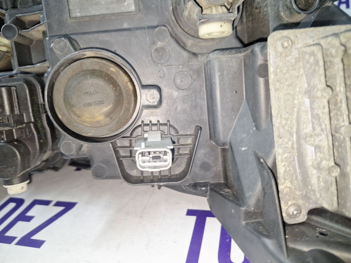 Far Stanga fata Renault Talisman 2016 - 260606722R 89909144