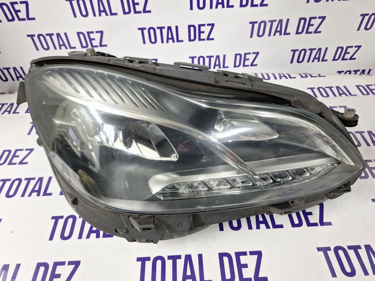 Far Dreapta fata Mercedes E-class W212 2015 - A2128204839KZ