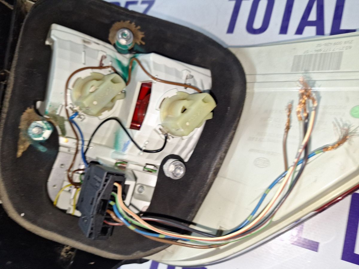 Stop Dreapta spate BMW Series 5 E60 E61 2010 - 7177694 2VA00942602 0044047
