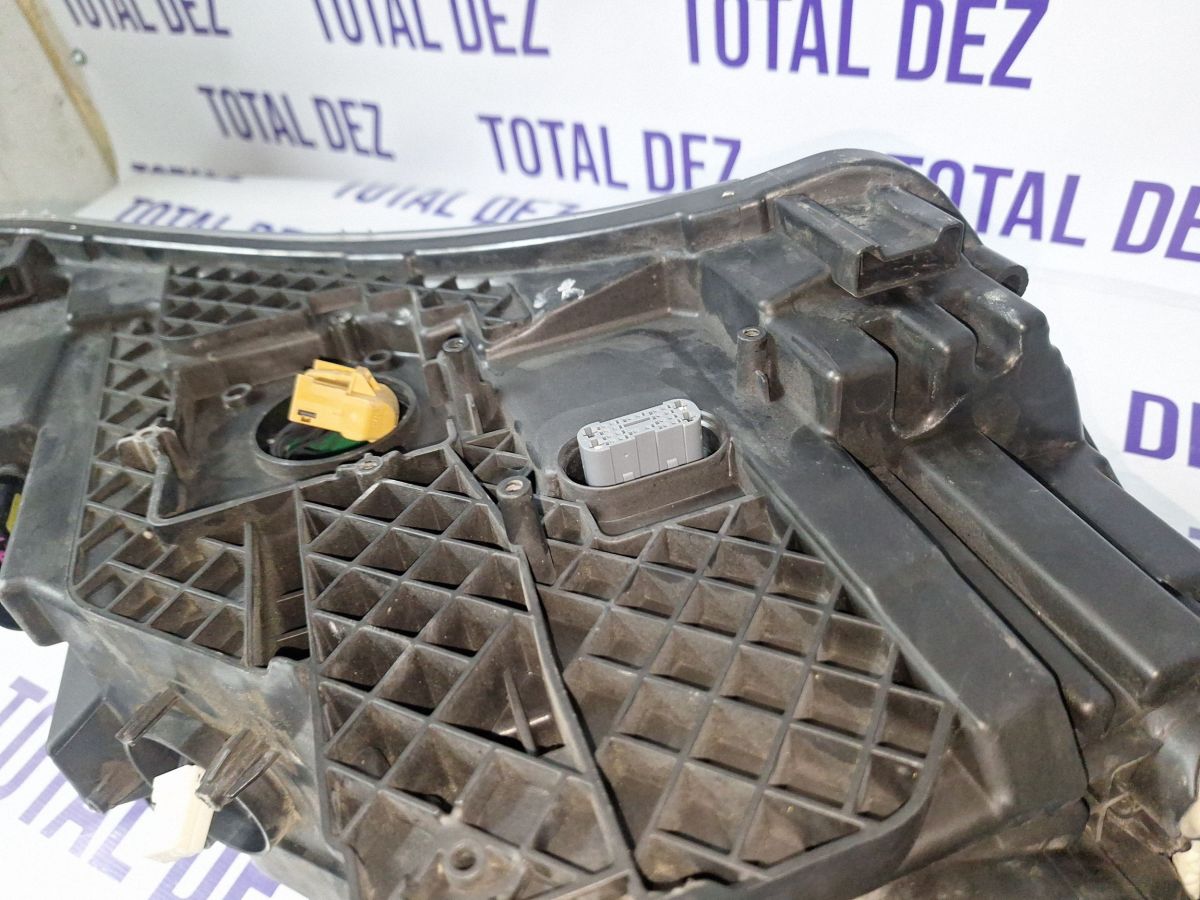 Far Stanga fata Skoda Superb B8 (3V) 2017 - 3V1941015B 1ZS01193925