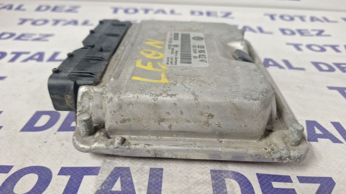 Calculator motor (ECU) Seat Leon (1M) 1999 - 038906012AT 0281010062 28SA4252